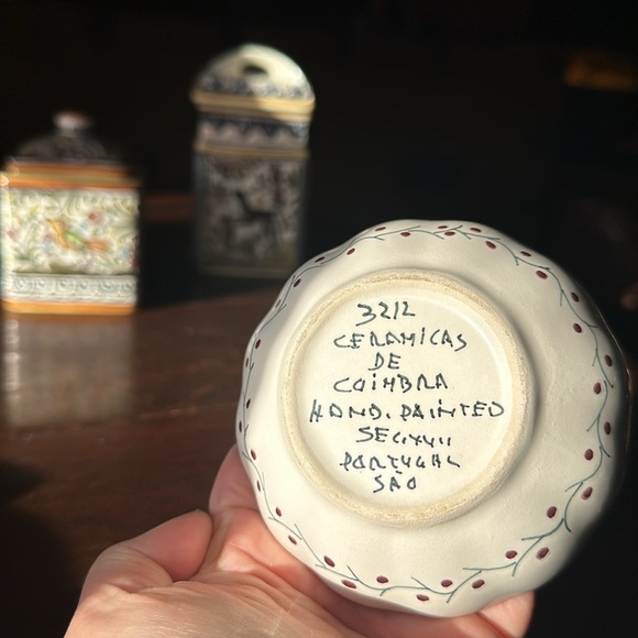 🇵🇹 Ceramicas De Caimbra hand painted 4” bowl from Portugal. Pink/yellow/green - Picture 3 of 9